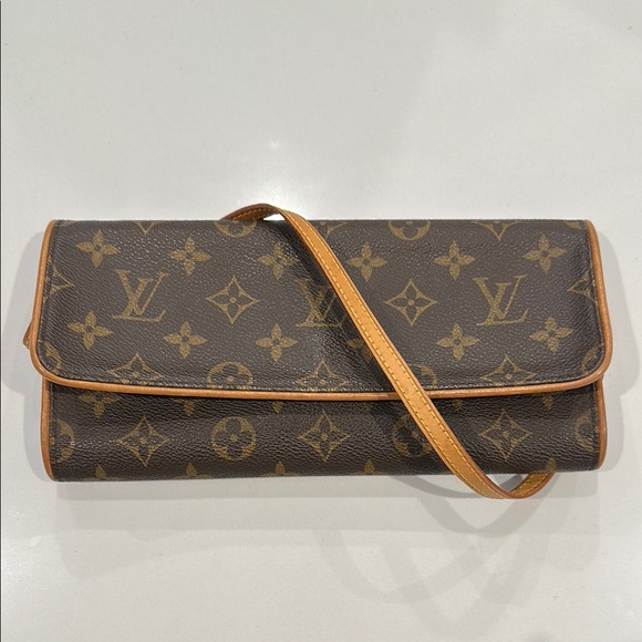 Louis Vuitton Handbags - Louis Vuitton Twin Pochette with Iconic Monogram Design